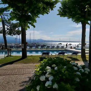 3* Kompleks wypoczynkowy Villaggio Turistico Dei Tigli