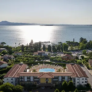 4* Aparthotel Le Terrazze Sul Lago &